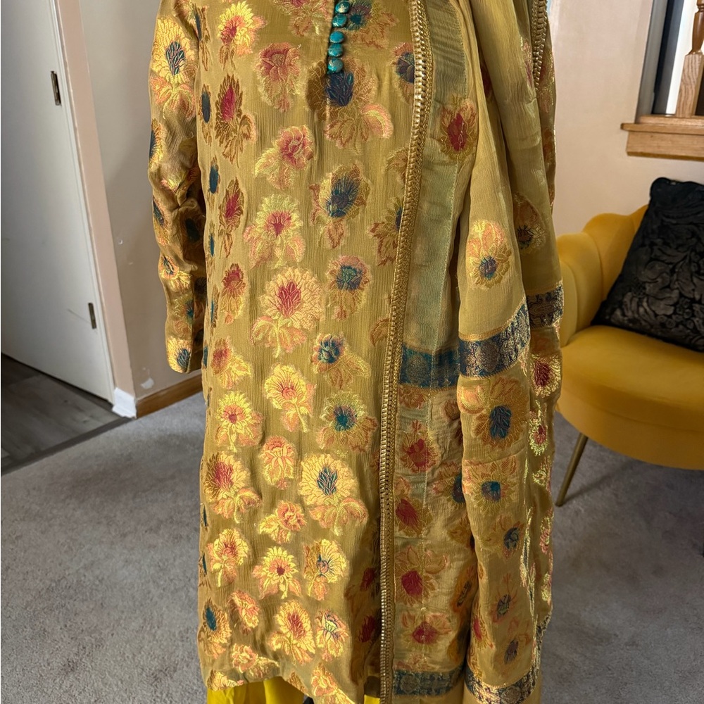 Indian Pakistani party wear